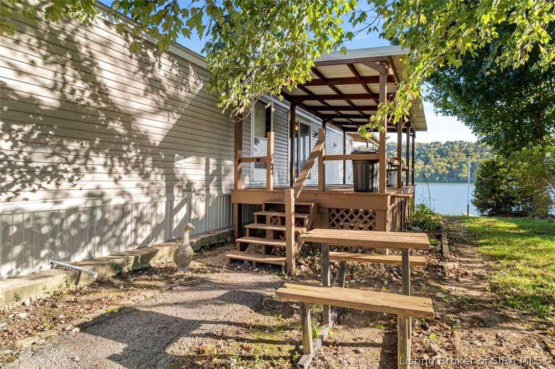 4614 Rivers Edge Drive Property Photo 4