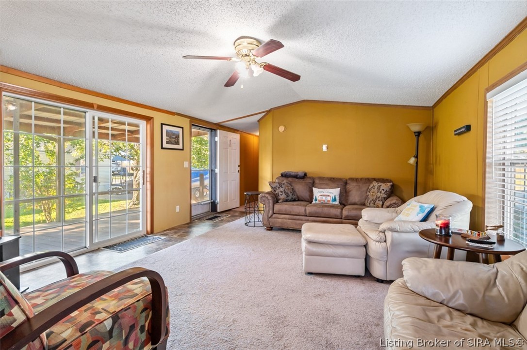 4614 Rivers Edge Drive Property Photo 7