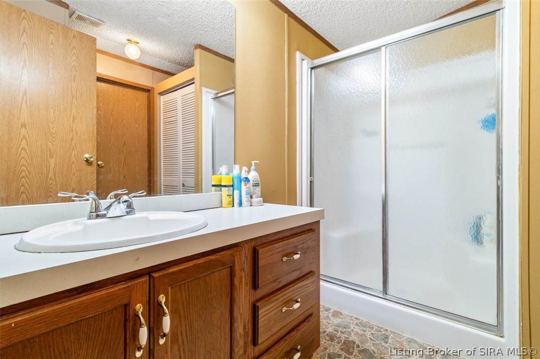 4614 Rivers Edge Drive Property Photo 18