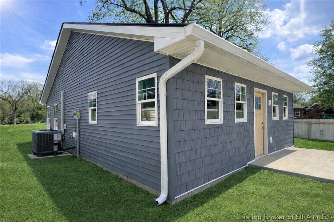 623 Main St Property Photo 4