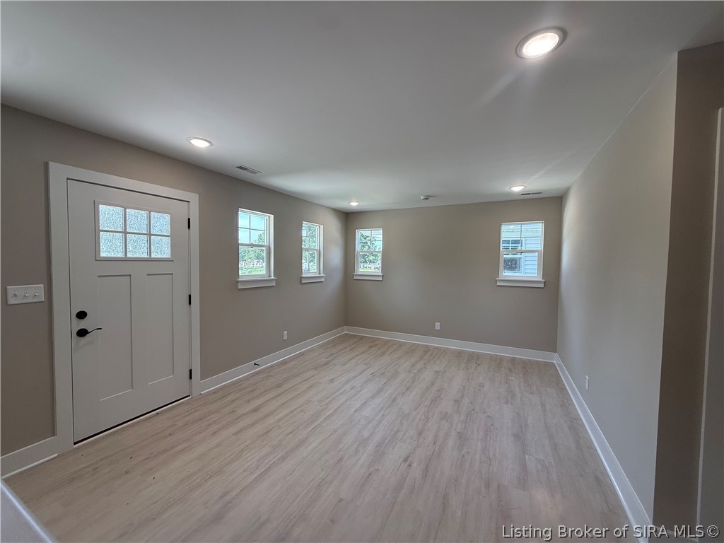 623 Main St Property Photo 15