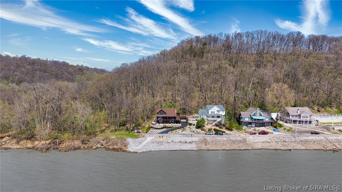 5113 Stoneview Drive Property Photo 4