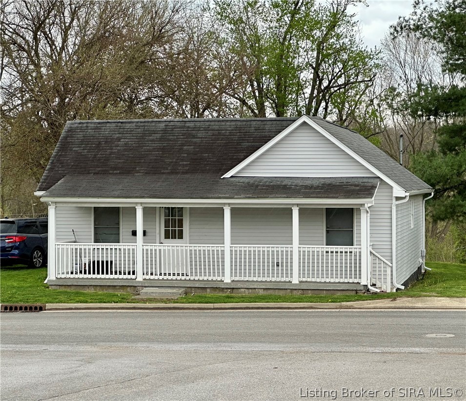 701 E Hackberry Street Property Photo 1