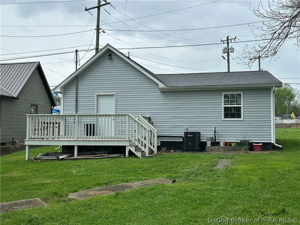 701 E Hackberry Street Property Photo 4