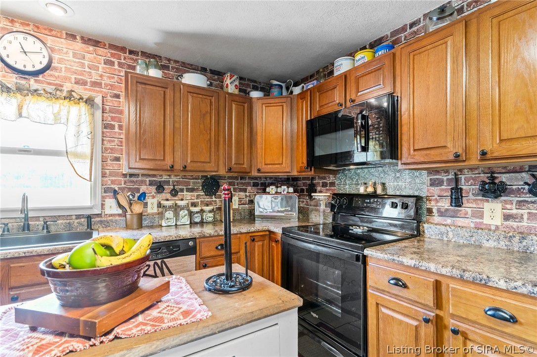 5961 W State Road 56 Property Photo 15