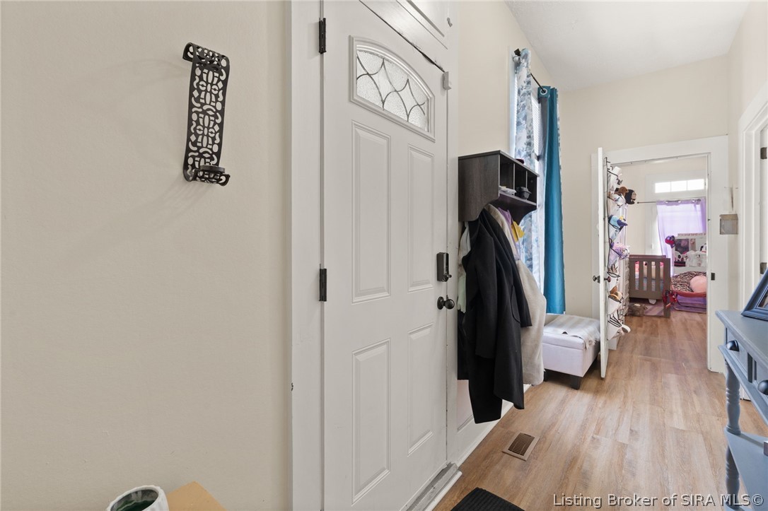 1401 E Oak Street Property Photo 7