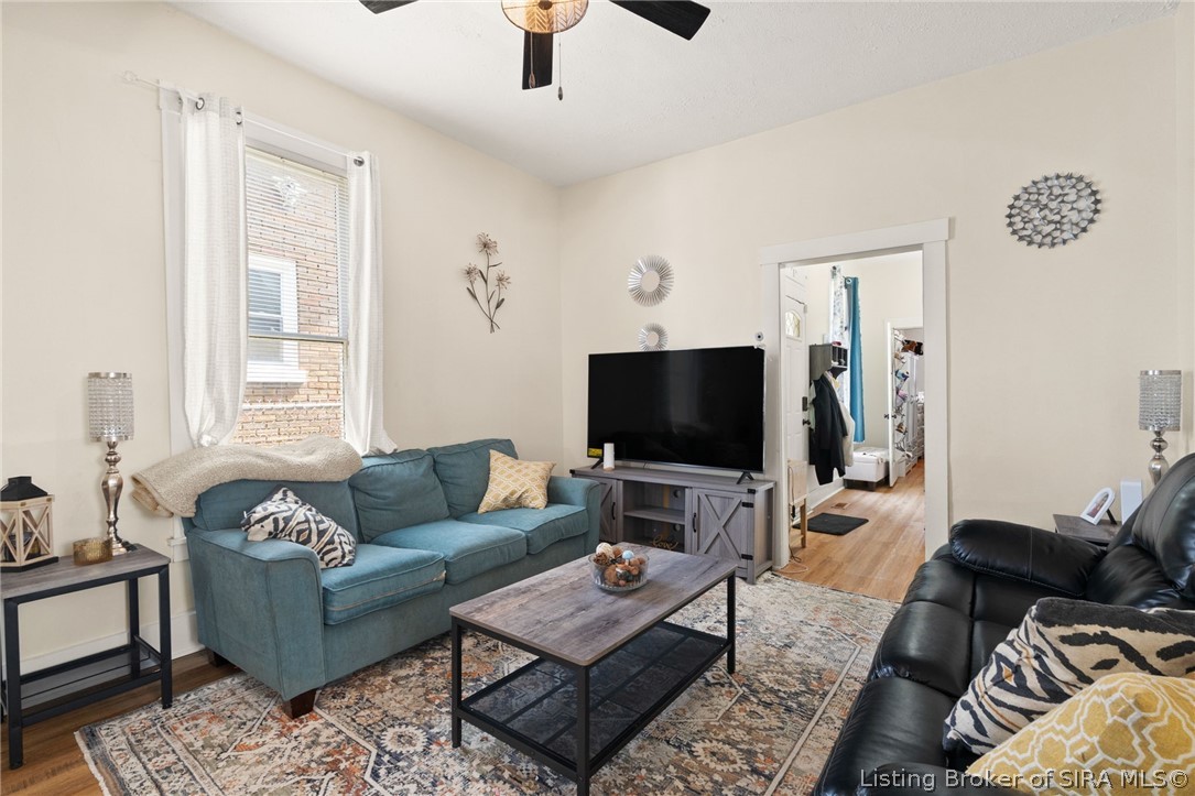 1401 E Oak Street Property Photo 10