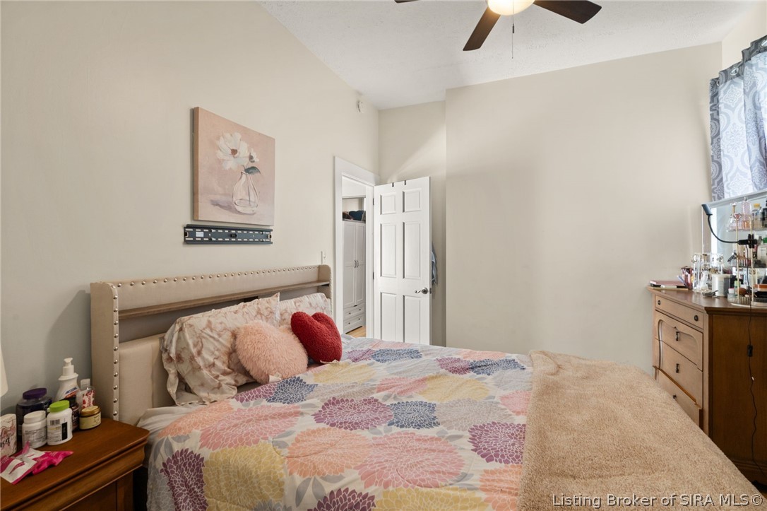 1401 E Oak Street Property Photo 31