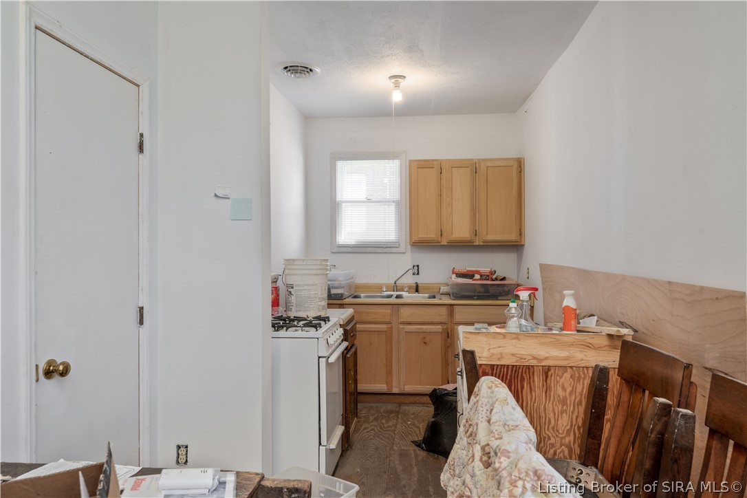 311 Wall Street Property Photo 9