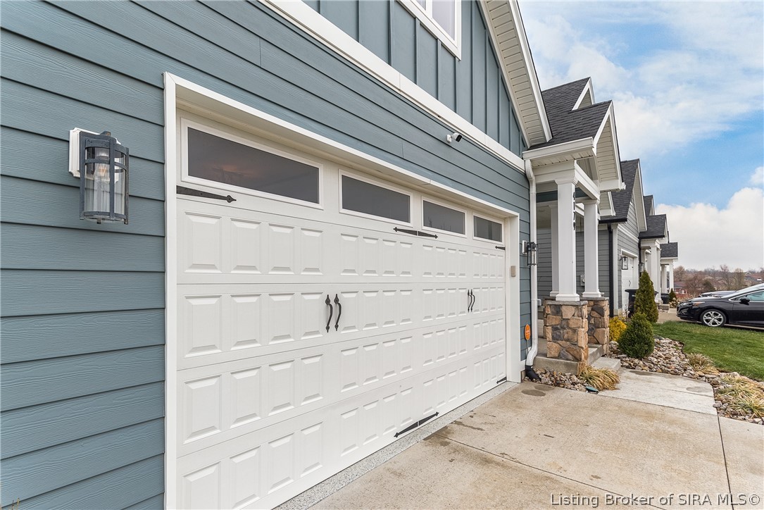 4179 Laverne Way Property Photo 6