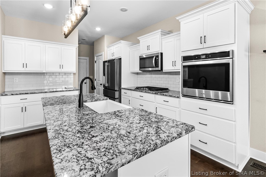 4179 Laverne Way Property Photo 12