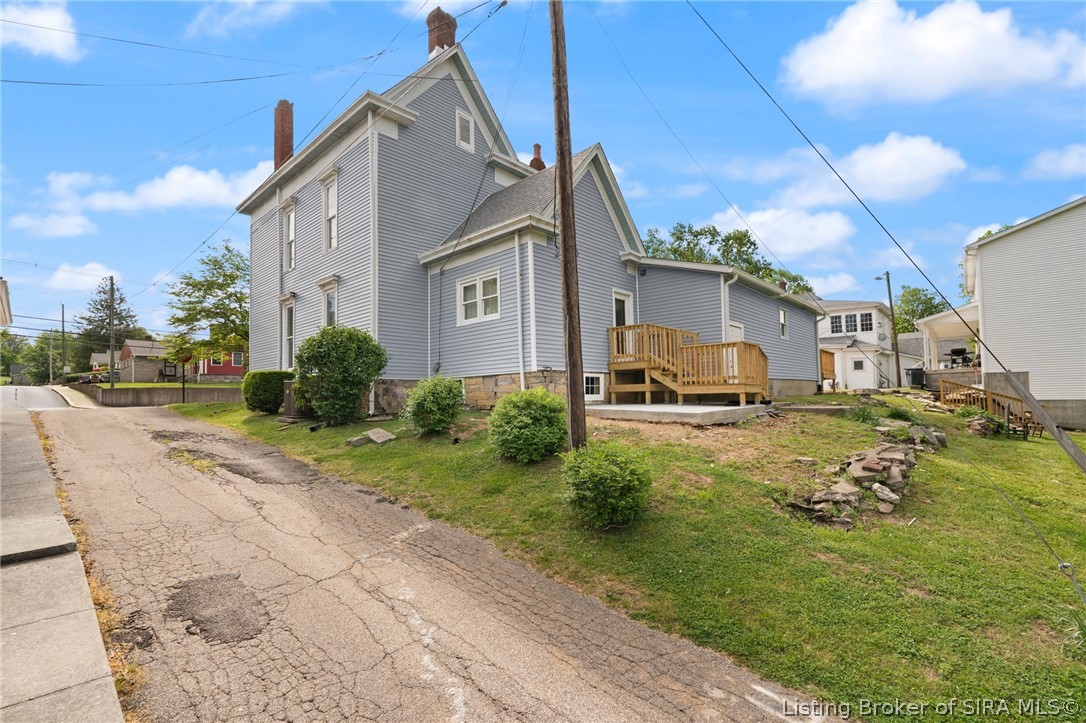 633 N Capitol Avenue Property Photo 6