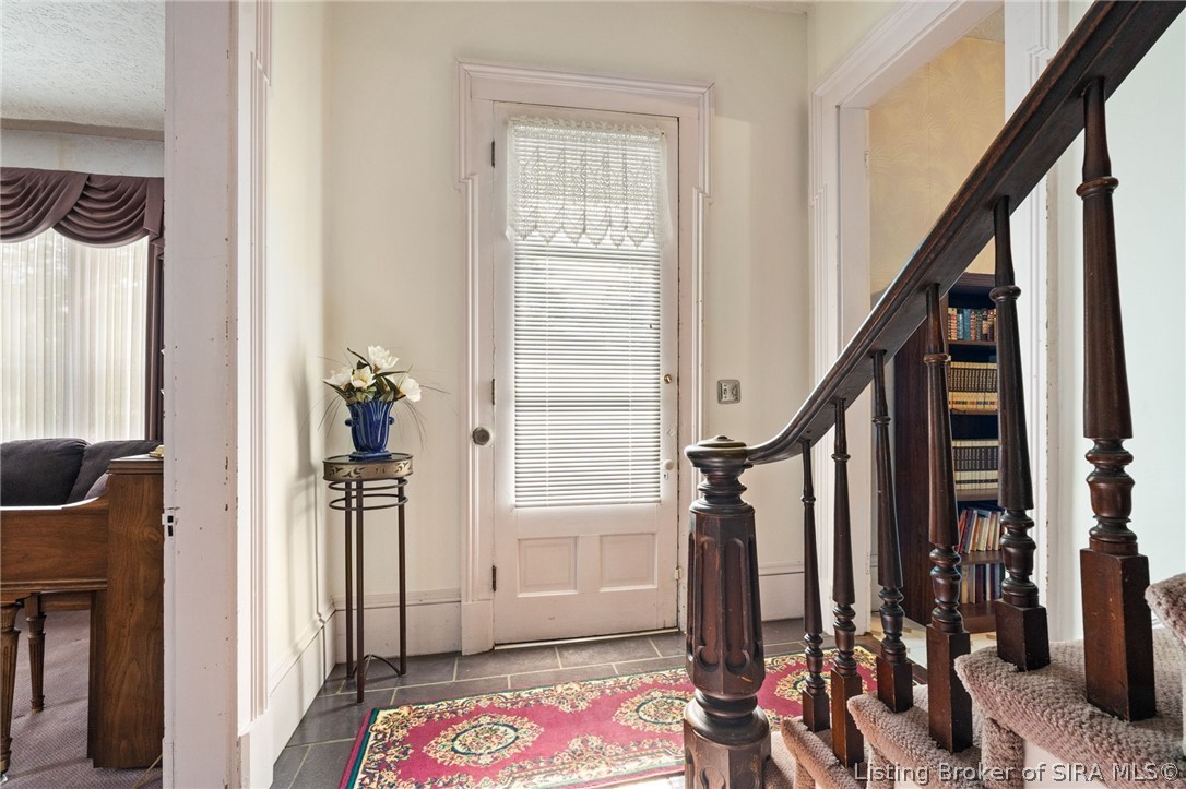 633 N Capitol Avenue Property Photo 7