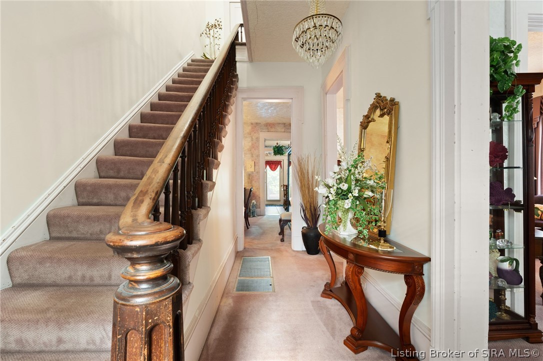 633 N Capitol Avenue Property Photo 8