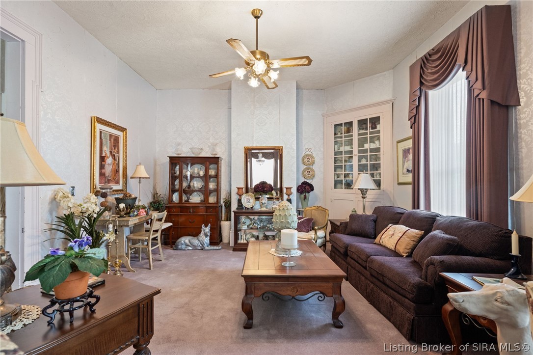 633 N Capitol Avenue Property Photo 14
