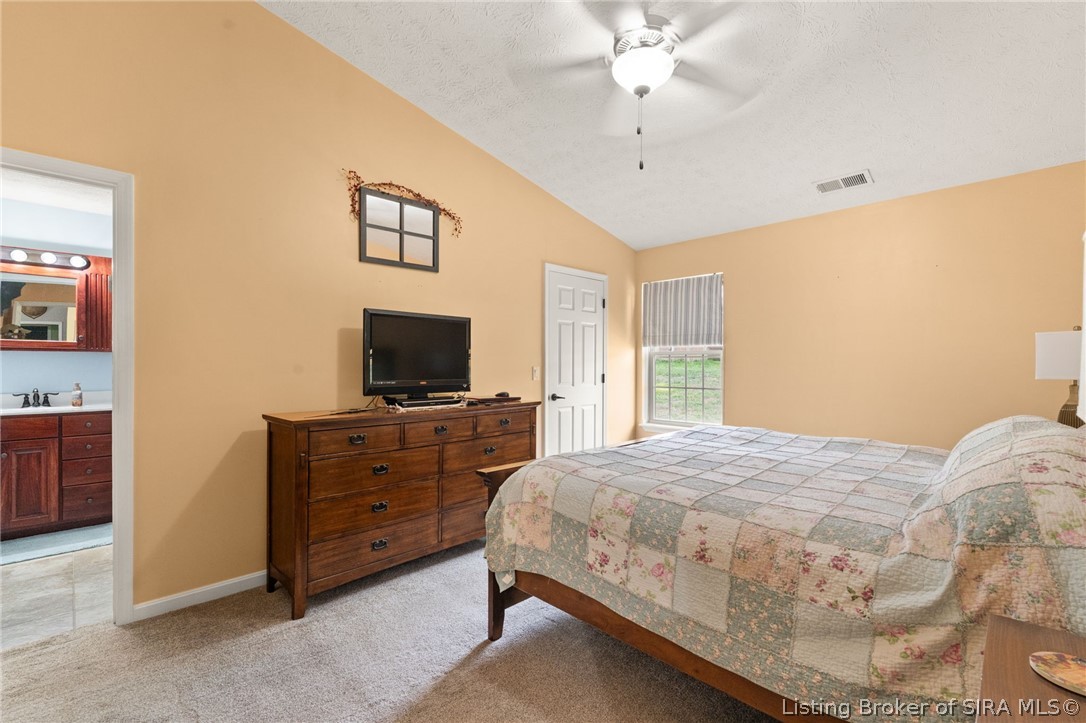 2231 Honeysuckle Way Property Photo 15