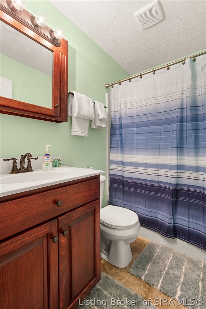 2231 Honeysuckle Way Property Photo 22