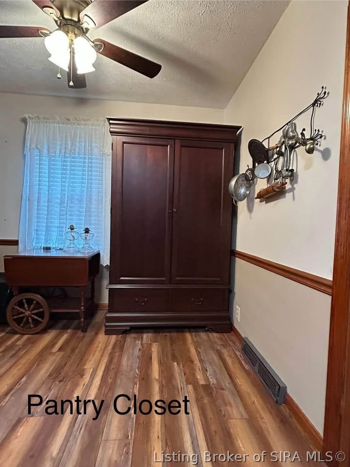 311 E Pike Street Property Photo 17