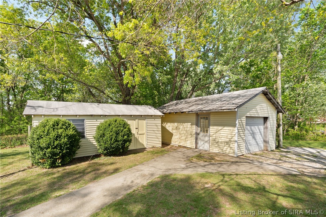 5988 E Us Highway 150 Property Photo 29