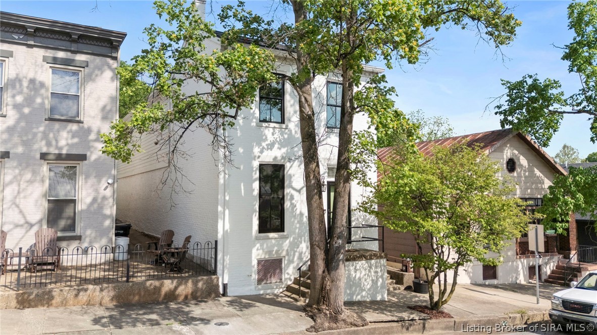 422 St Michaels Avenue Property Photo 1