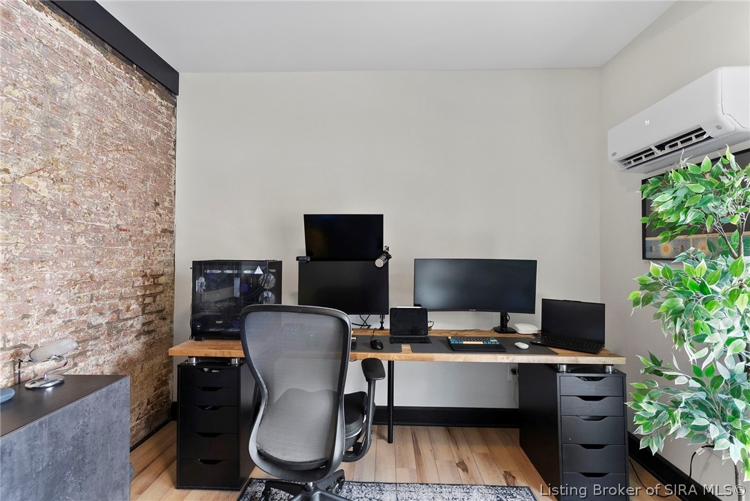 422 St Michaels Avenue Property Photo 11