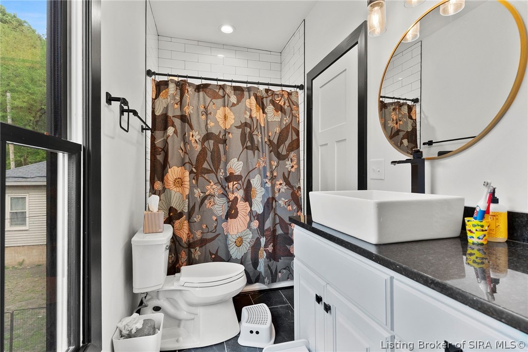 422 St Michaels Avenue Property Photo 20
