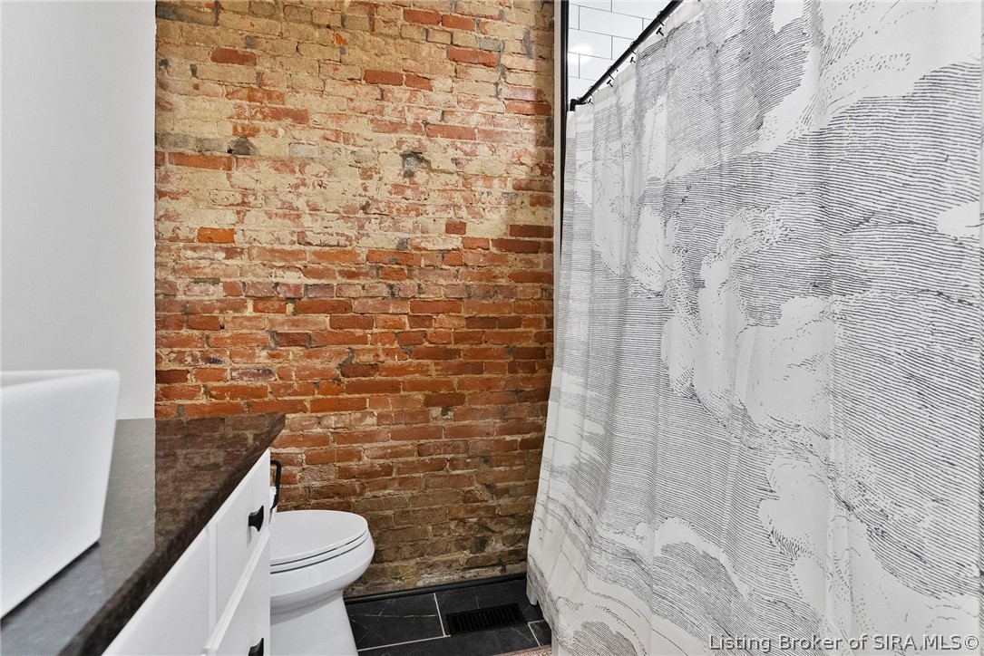 422 St Michaels Avenue Property Photo 24