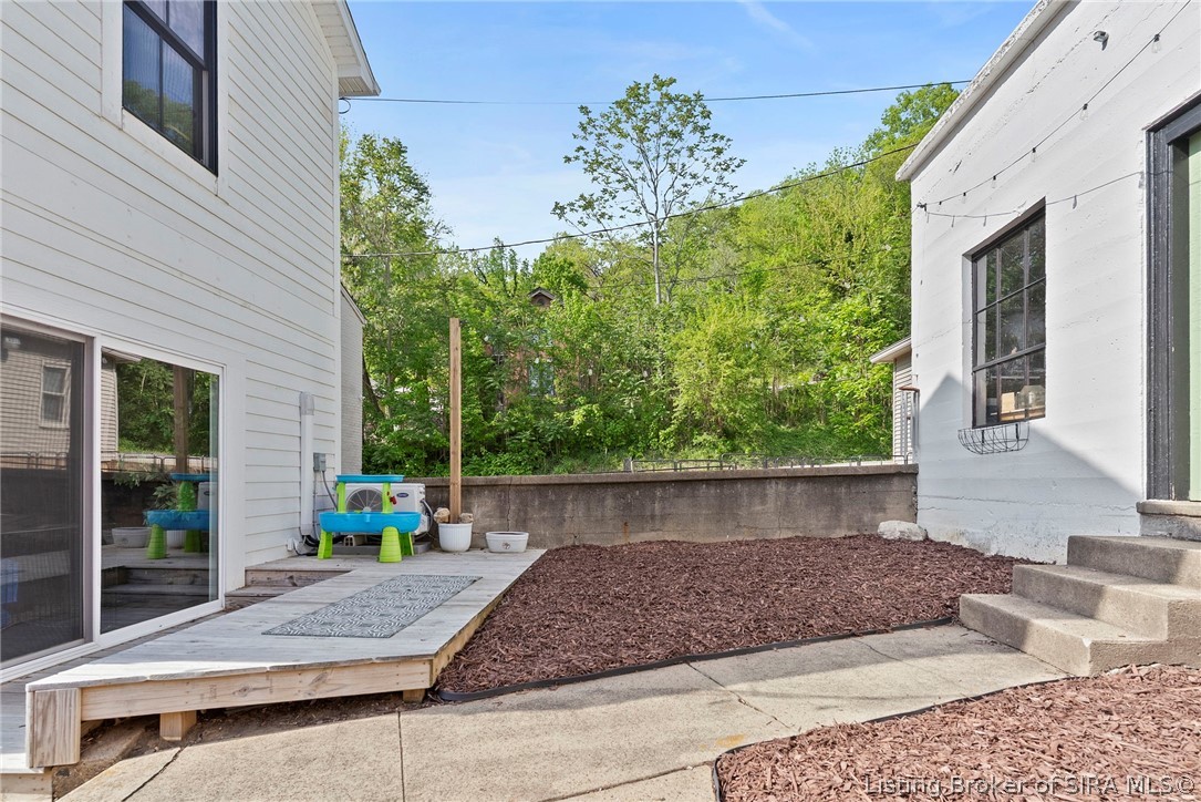 422 St Michaels Avenue Property Photo 31