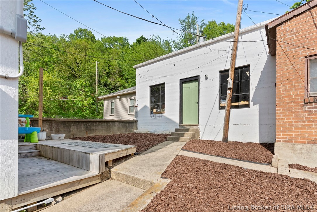 422 St Michaels Avenue Property Photo 32
