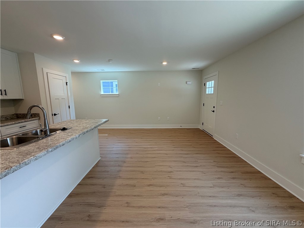 424 W 7th St Property Photo 8