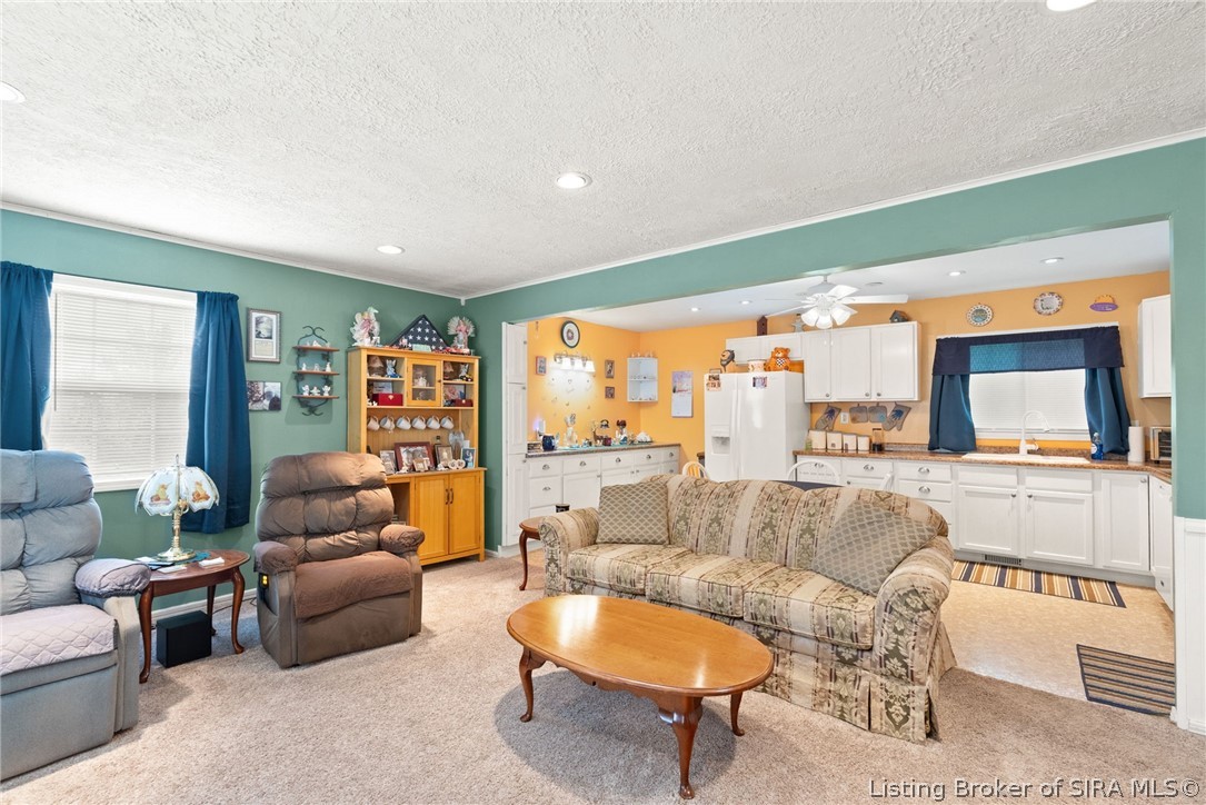 1081 E Smith Circle Property Photo 6