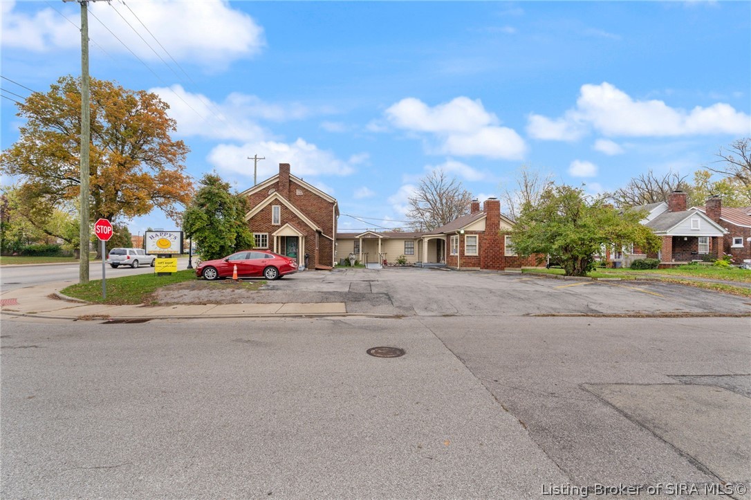 1302 E 10th Street Property Photo 76