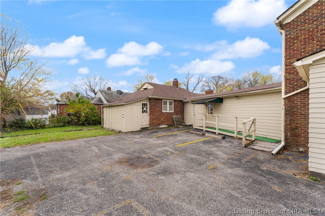 1302 E 10th Street Property Photo 78