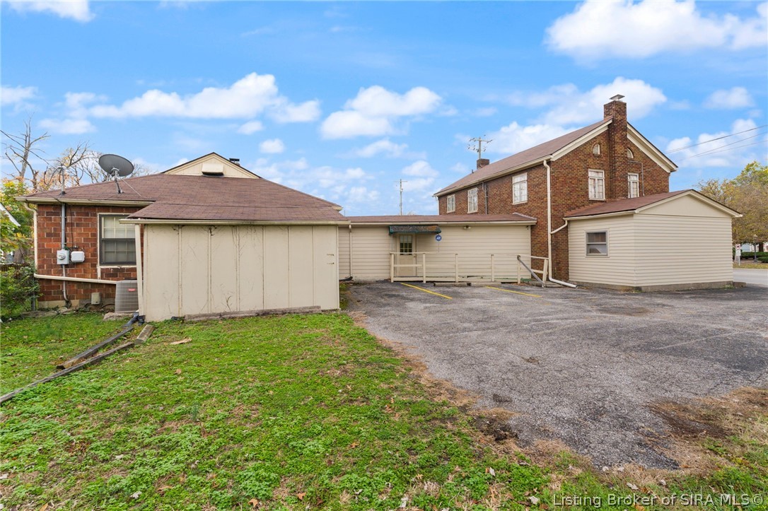 1302 E 10th Street Property Photo 79