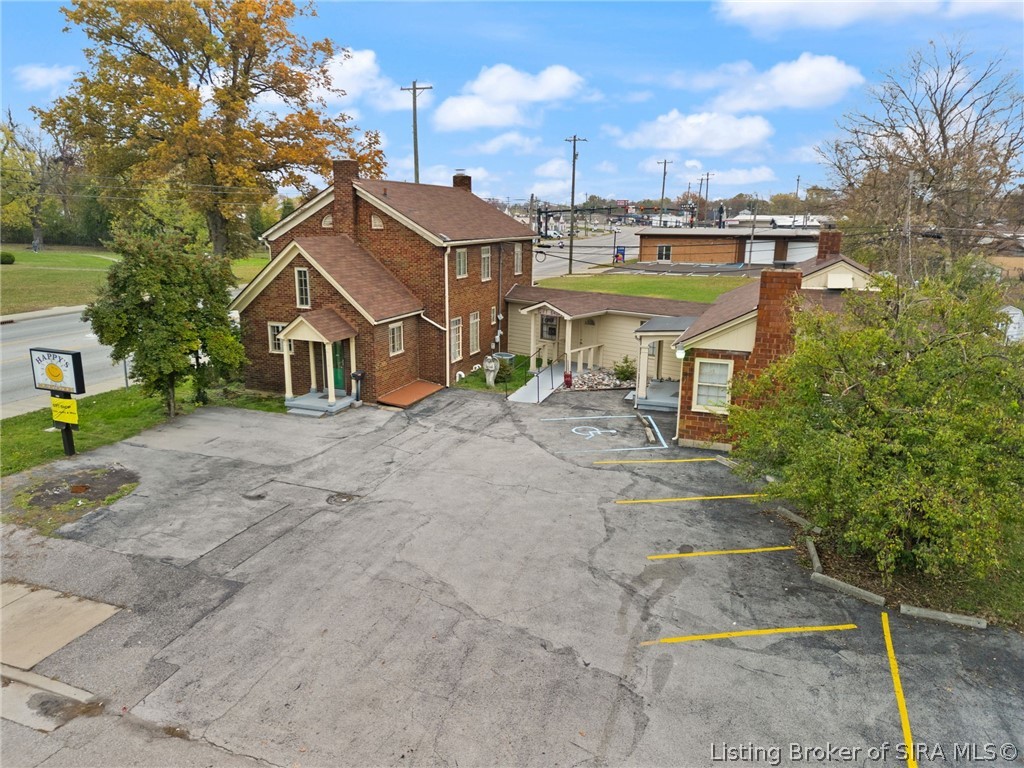 1302 E 10th Street Property Photo 82