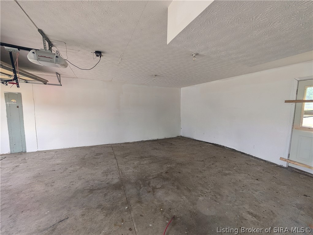 7501 Blue Sky Drive Property Photo 3