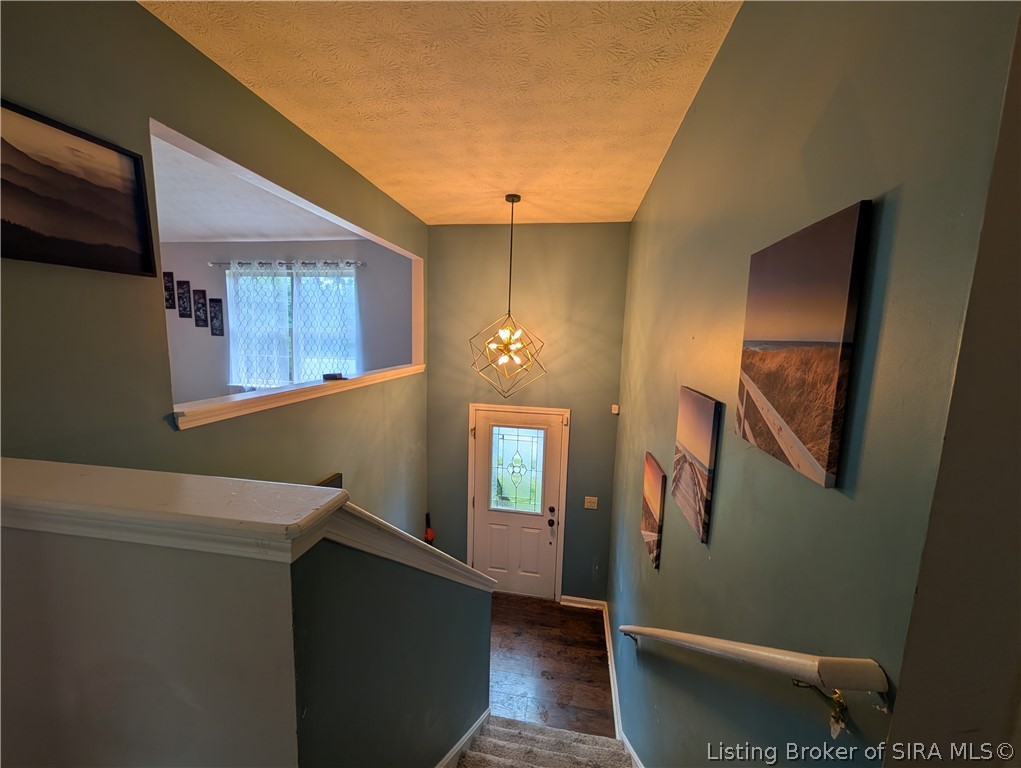 7501 Blue Sky Drive Property Photo 4