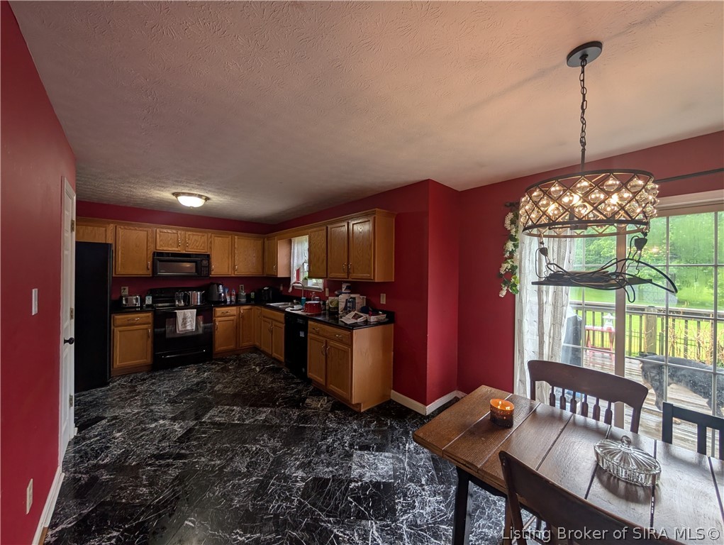 7501 Blue Sky Drive Property Photo 6