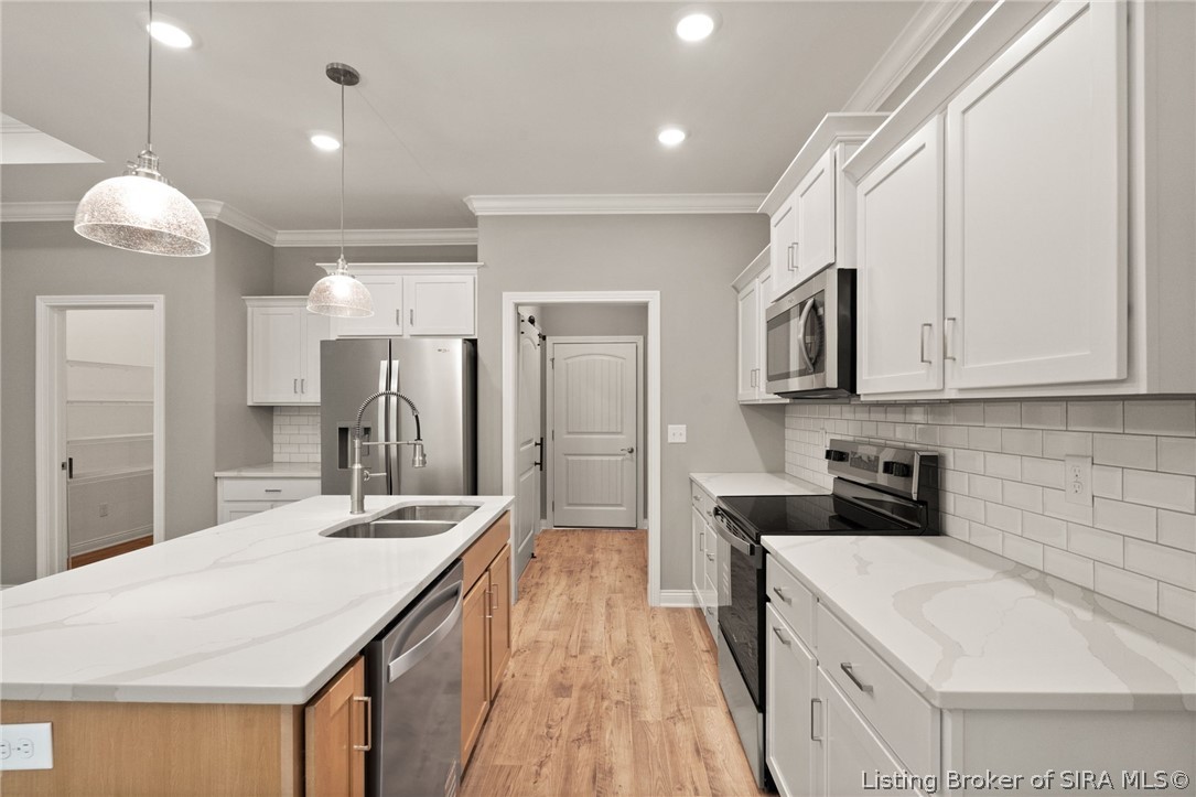 826 Kings Court Property Photo 19