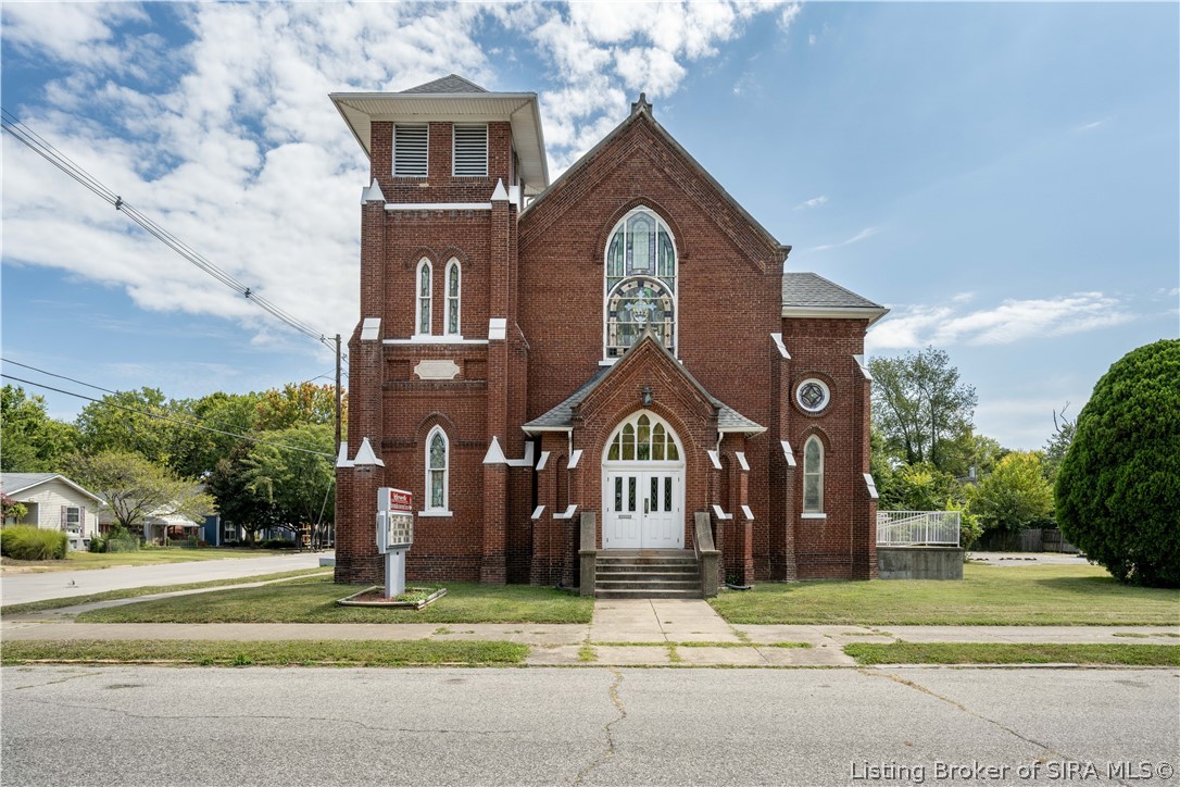 426 E Maple Street Property Photo 1