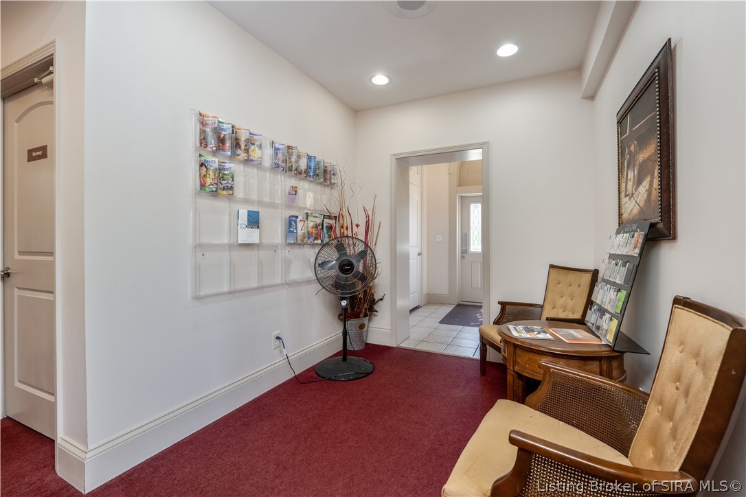 426 E Maple Street Property Photo 6