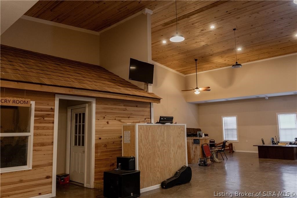 10609 Brownstown Road Property Photo 6