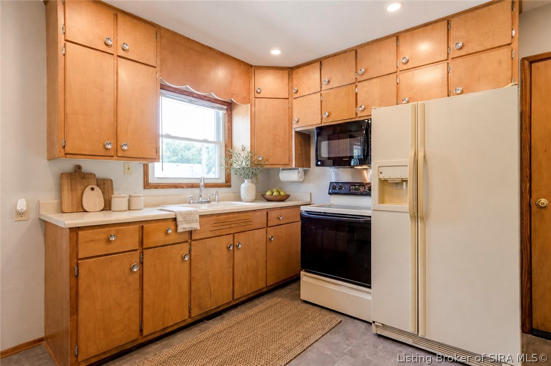 115 Lincoln Avenue Property Photo 7