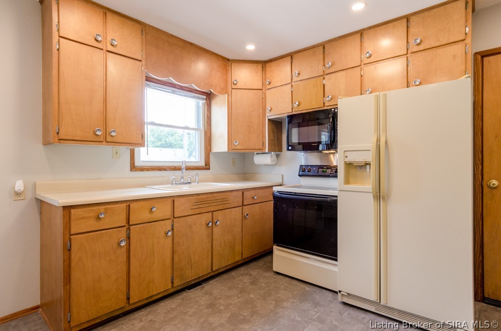 115 Lincoln Avenue Property Photo 8