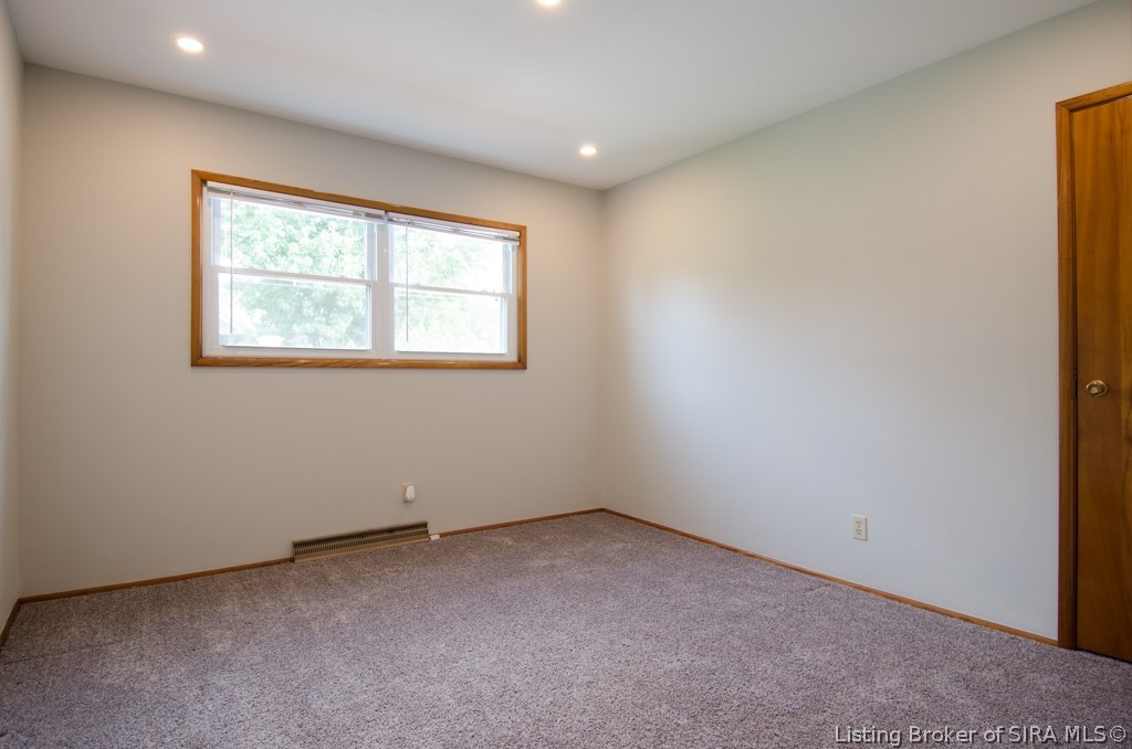 115 Lincoln Avenue Property Photo 14