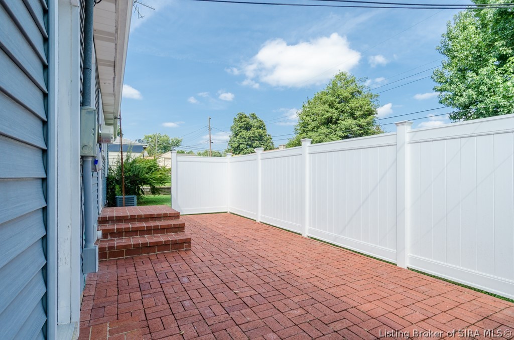 115 Lincoln Avenue Property Photo 24