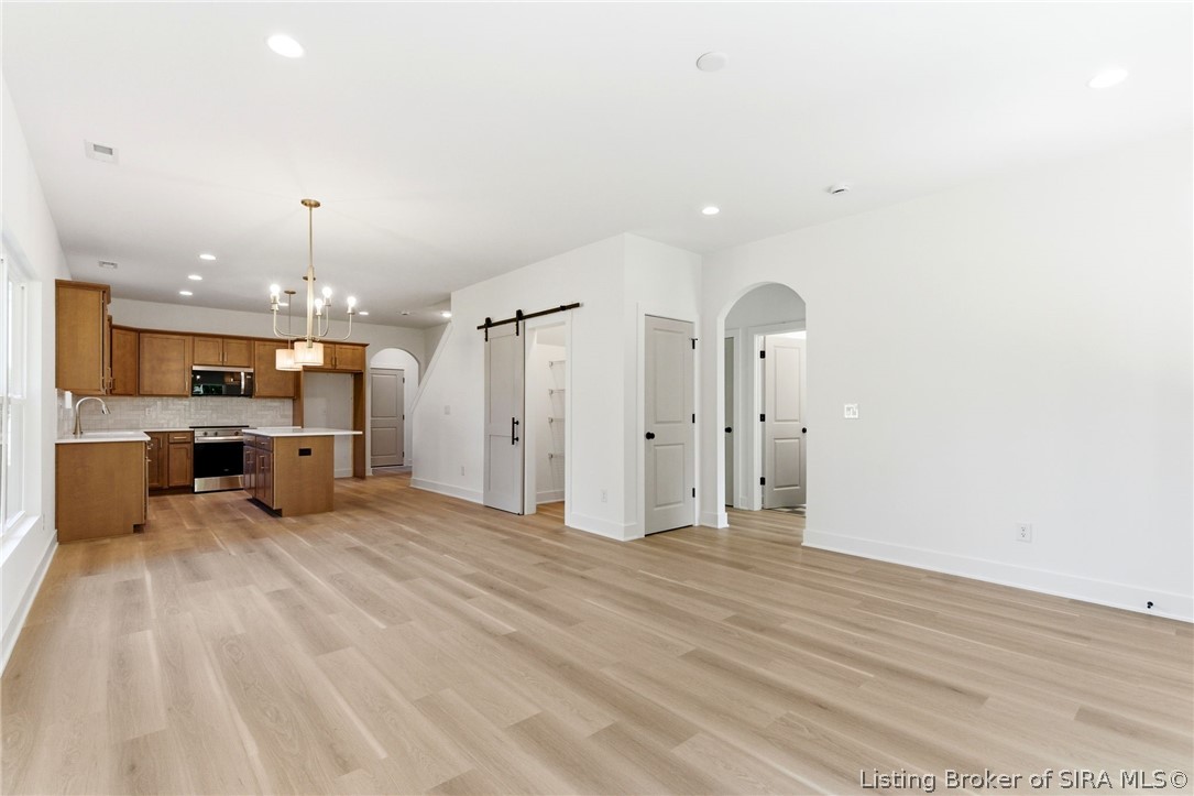 420 E Charlestown Avenue Property Photo 7