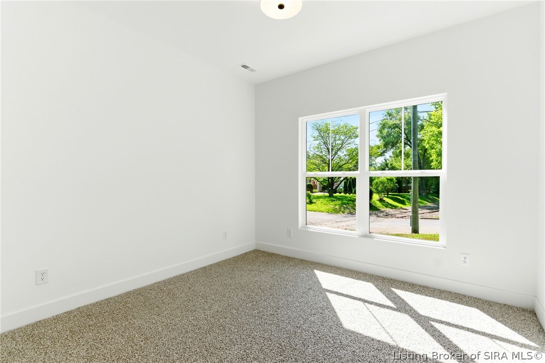 420 E Charlestown Avenue Property Photo 10
