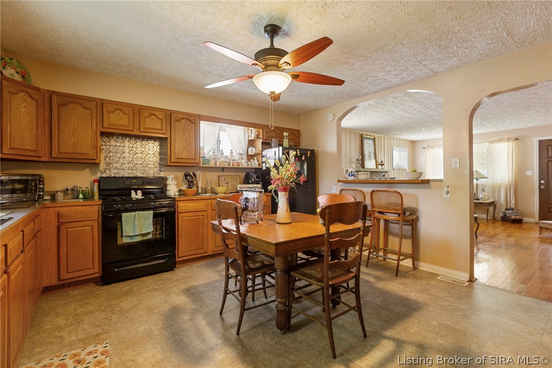 2303 Mclean Avenue Property Photo 7