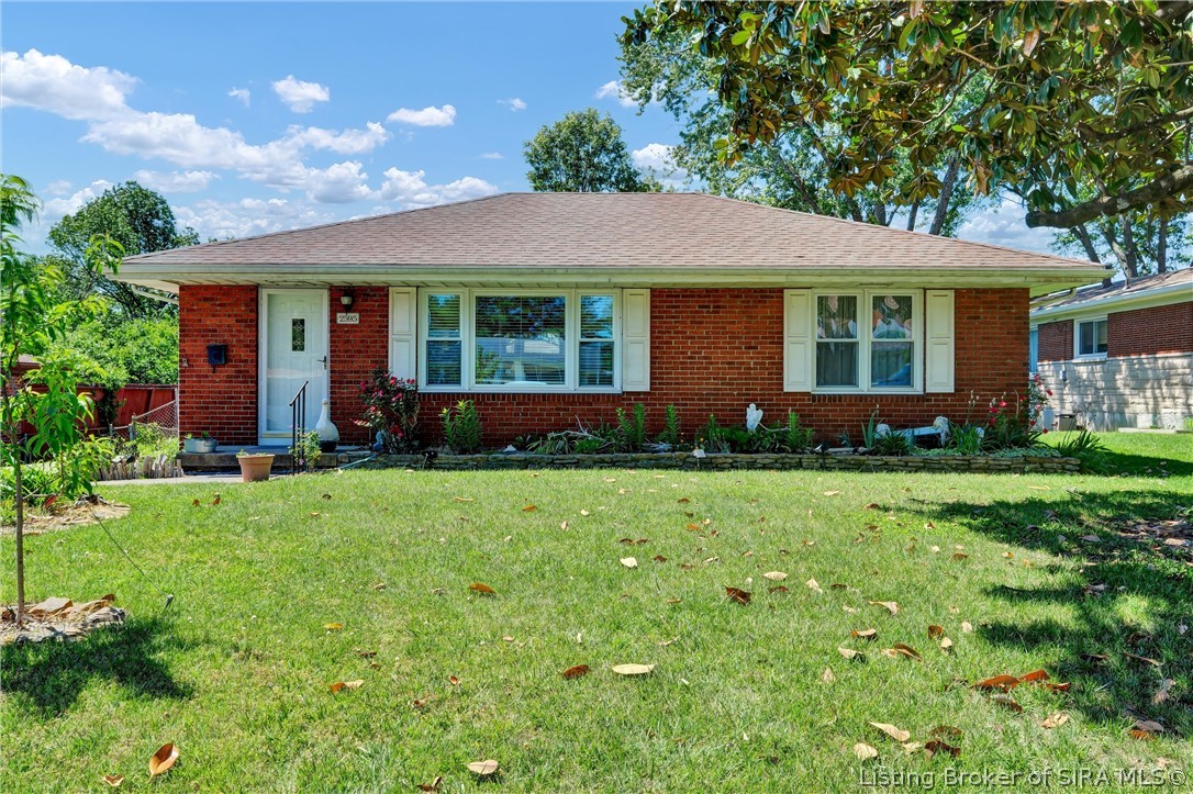 2595 E Robin Road Property Photo 1